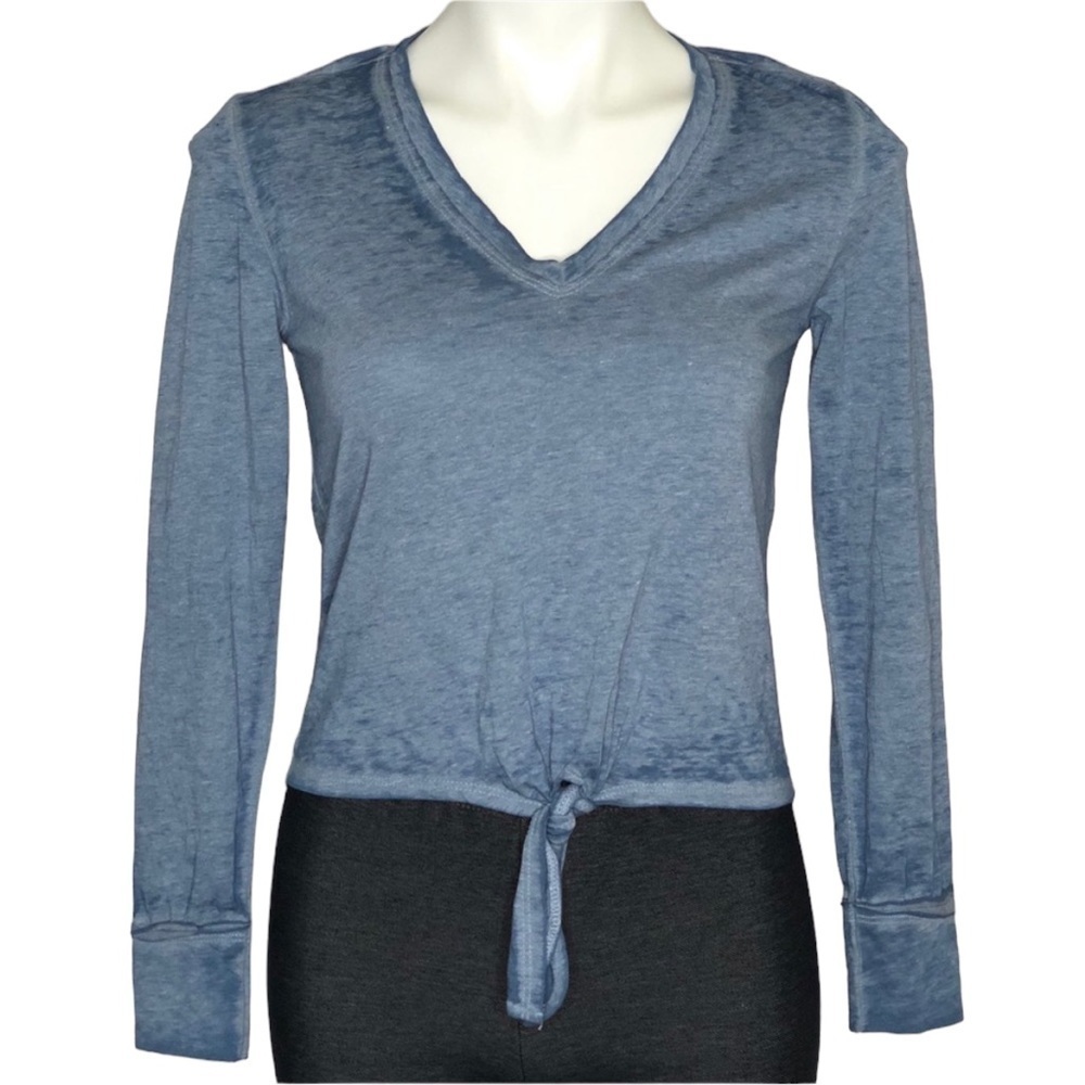 American Rag v neck blue knot top, NWT, XS - Picture 8 of 8